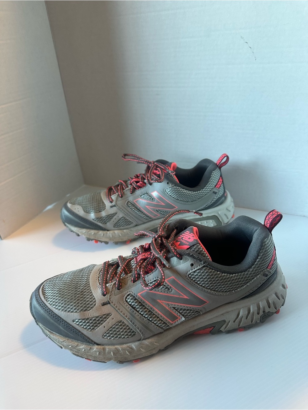 New Balance 412 v3 Trail Running Shoes Women's Size 9.5 Grey Coral Athletic